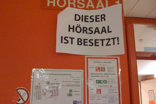 Der Hörsaal 1 im Freihaus ist besetzt.