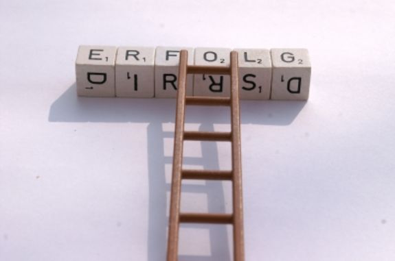 Einfach und intuitiv zu bedienen: Ein Fingertippen auf das Foto genügt – ein Telefongespräch wird aufgebaut.