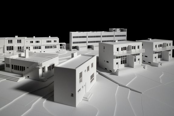 Ausschnitt des 270 x 162 x 28 cm großen Modells. Ausschnitt des 270 x 162 x 28 cm großen Modells.