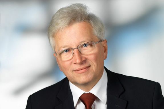 Portraitfoto – Prof. Dr. Manfred Schrödl