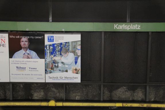 TU-Plakat in der U4-Station Karlsplatz TU-Plakat in der U4-Station Karlsplatz