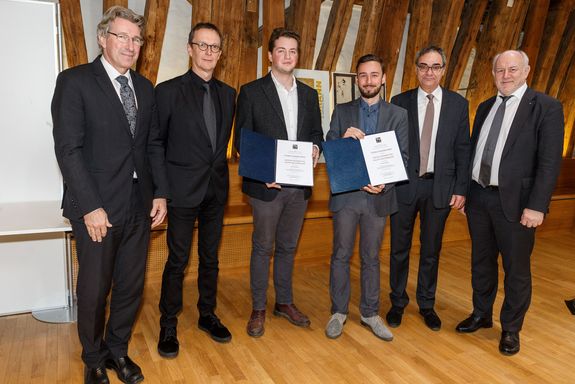 Gruppenfoto mit den beiden Preisträgern