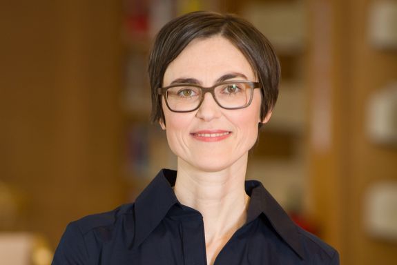 Library director Beate Guba, photo by Raimund Appel