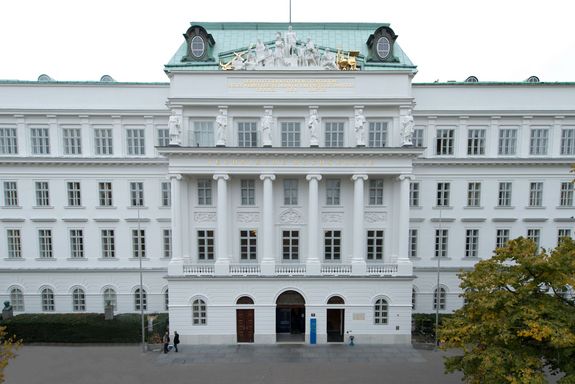 TU Hauptgebäude Karlsplatz