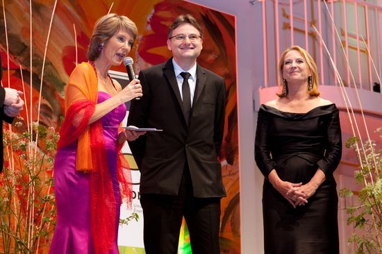 (v.l.n.r.) Moderatorin Barbara Rett, Prof. Andreas Kugi und Bundesministerin Doris Bures