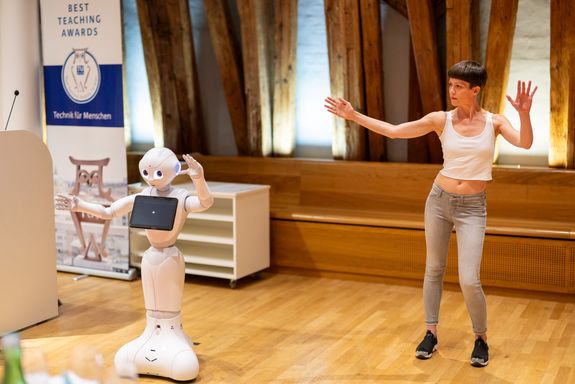 Best Teaching Award 2023 - Pepper