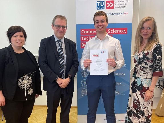 Stipendiumsübergabe