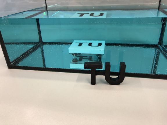 Das neuartige Material kann sogar unter Wasser ausgehärtet werden. Das neuartige Material kann sogar unter Wasser ausgehärtet werden.