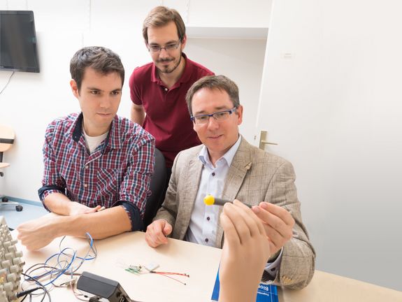 TU Wien, MedUni und Otto Bock arbeiten an bionischen Armen. TU Wien, MedUni und Otto Bock arbeiten an bionischen Armen.