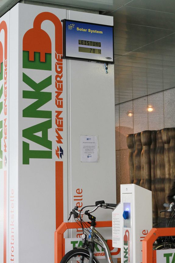 E-Bike Stromtankstelle beim Freihaus der TU Wien (4., Wiedner Hauptstr. 8 - 10)