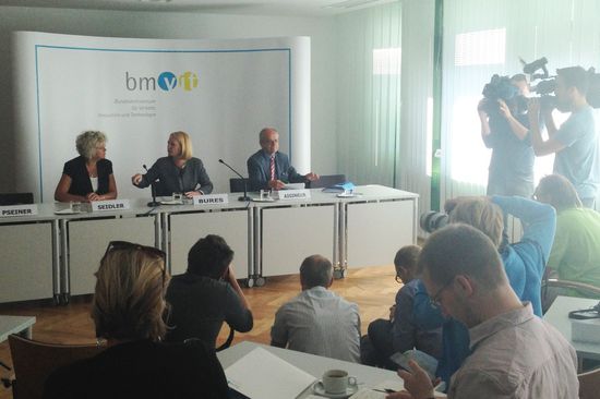 Rektorin Seidler,  Bundesministerin Bures, Prof. Aiginger