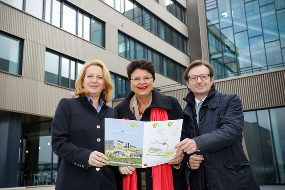 Bundesministerin Doris Bures, Wirtschafts-Stadträtin Renate Brauner, Wirtschaftsagentur Wien Geschäftsführer Gerhard Hirczi (v.l.n.r.) (Foto: Wirtschaftsagentur Wien)