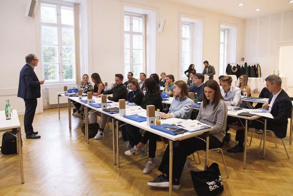 Neuer Jahrgang 2025 - 2027