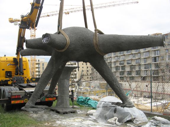 Abtransport der Skulptur
