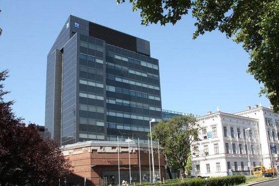 Plus-energy office tower from a distance1