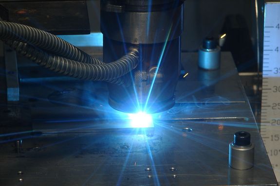 Laser Labor