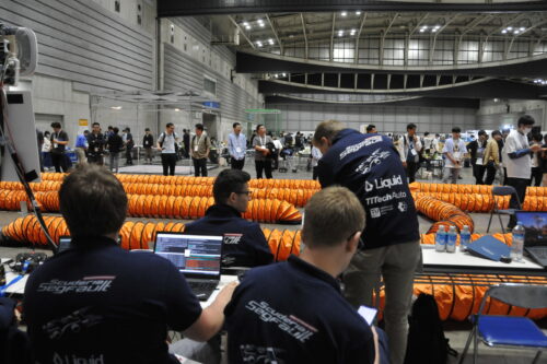 Team working at the race track