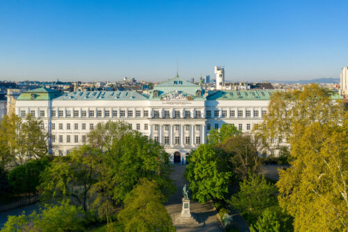 Drohnenaufnahme TU Wien Hauptgebäude Karlsplatz 13