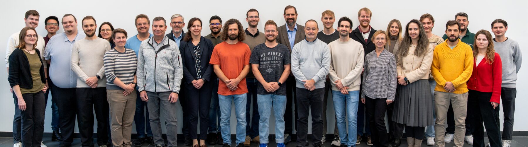 Gruppenfoto aller Mitarbeiter des Instituts für Leichtbau und Struktur-Biomechanik