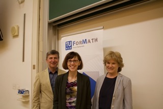 Gruppenfoto von Michael Drmota, Julia Eisenberg und Alexia Fürnkranz-Prskawetz