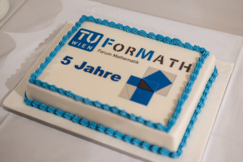 TUForMath Torte zum 5 Jahres Jubiläum